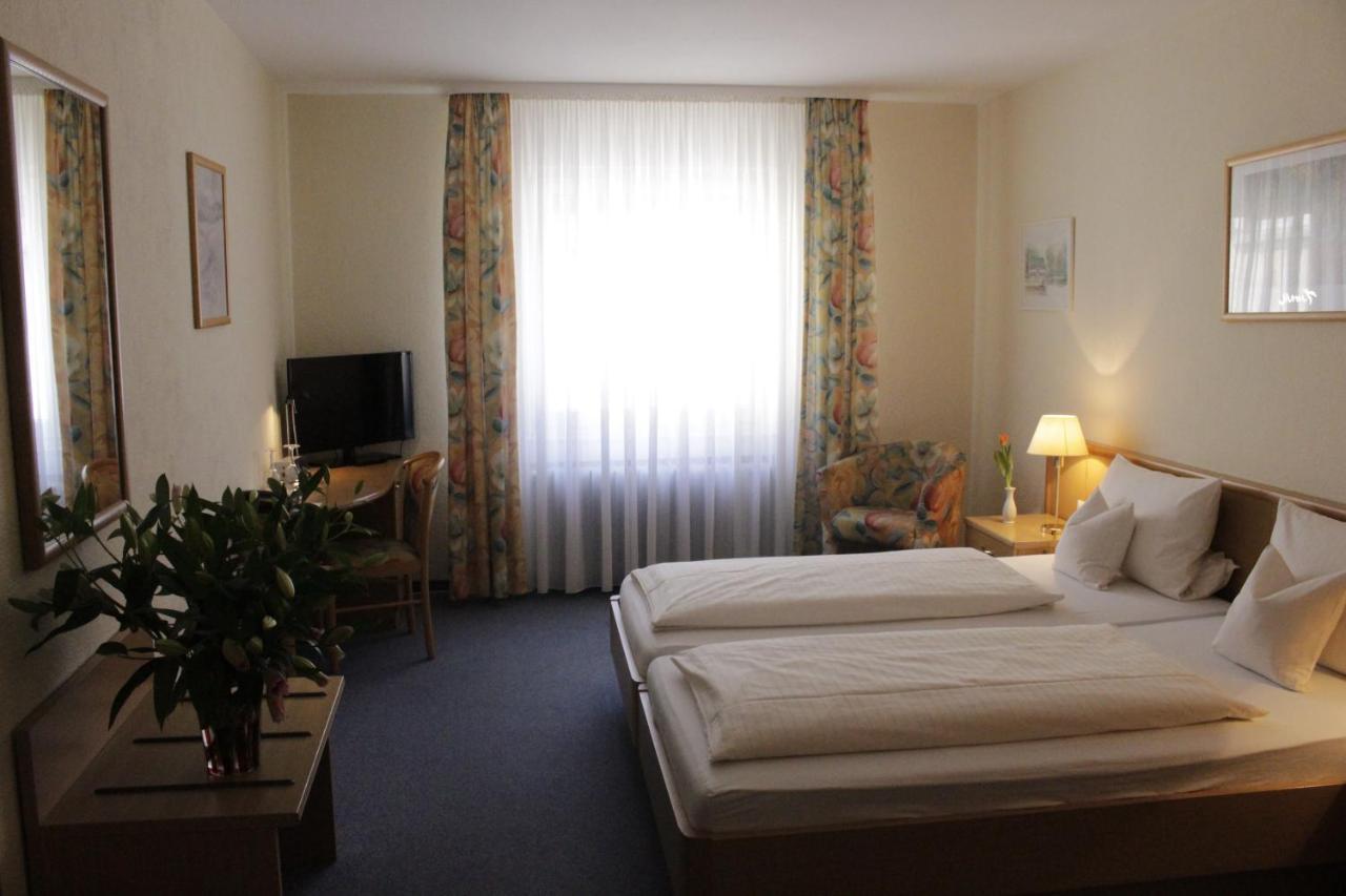 Hotel Schiff Раштатт Экстерьер фото